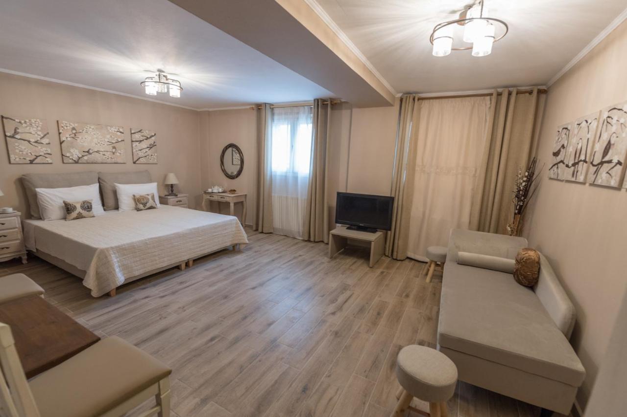 V. P. Place. Argostoli  Luaran gambar